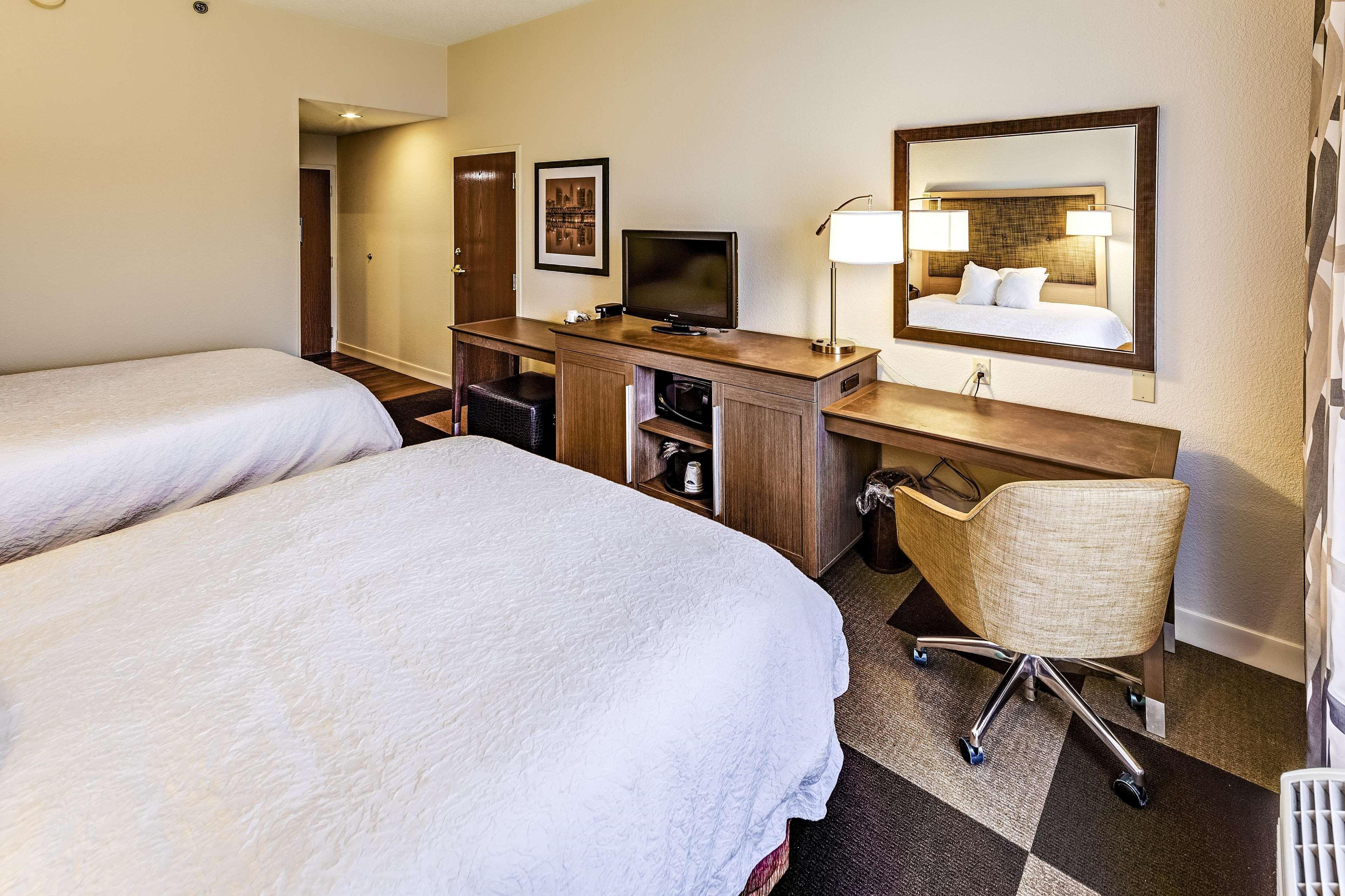 Hampton Inn Columbus I-70E/Hamilton Road Екстериор снимка