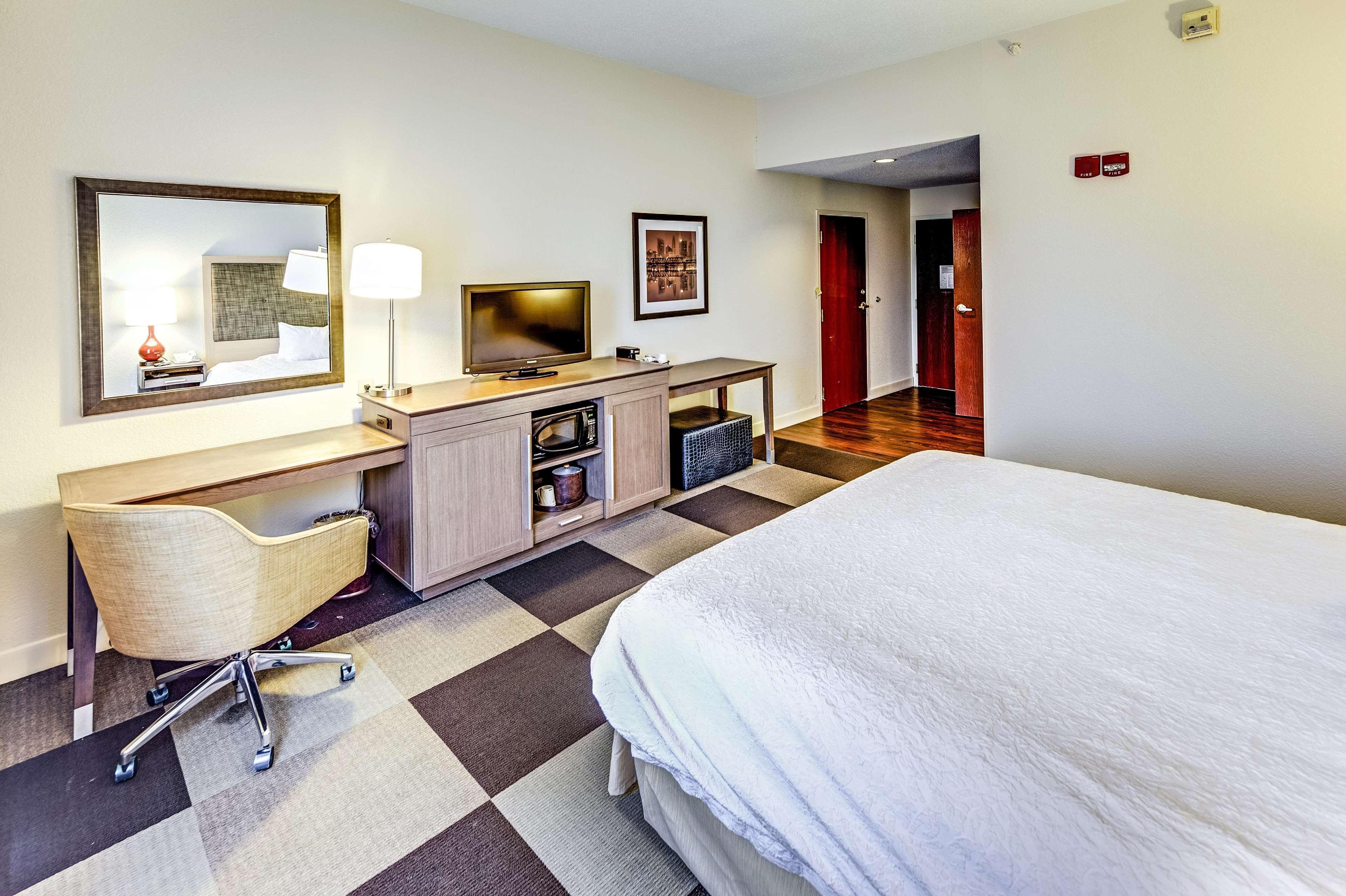 Hampton Inn Columbus I-70E/Hamilton Road Екстериор снимка