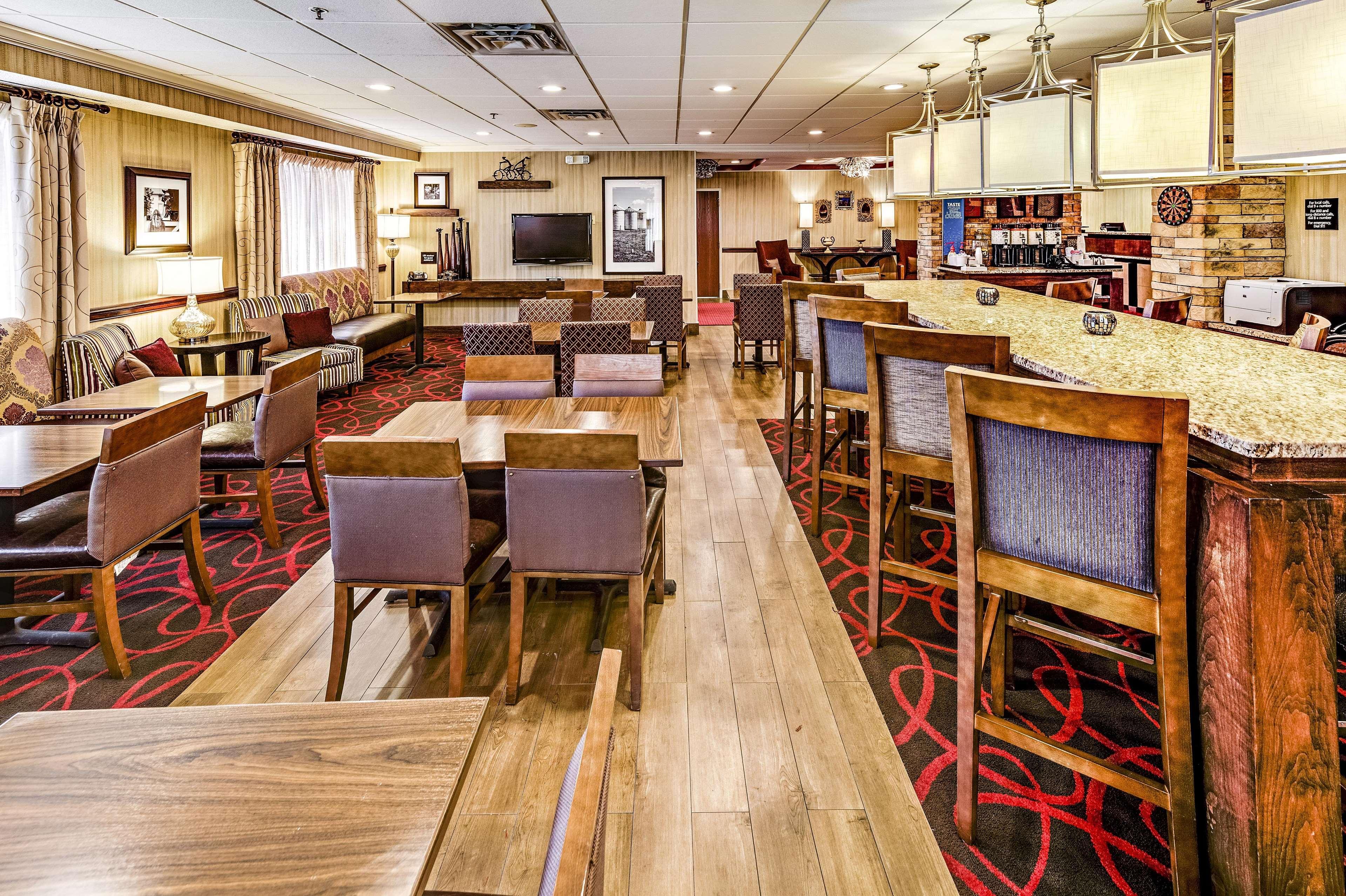 Hampton Inn Columbus I-70E/Hamilton Road Екстериор снимка