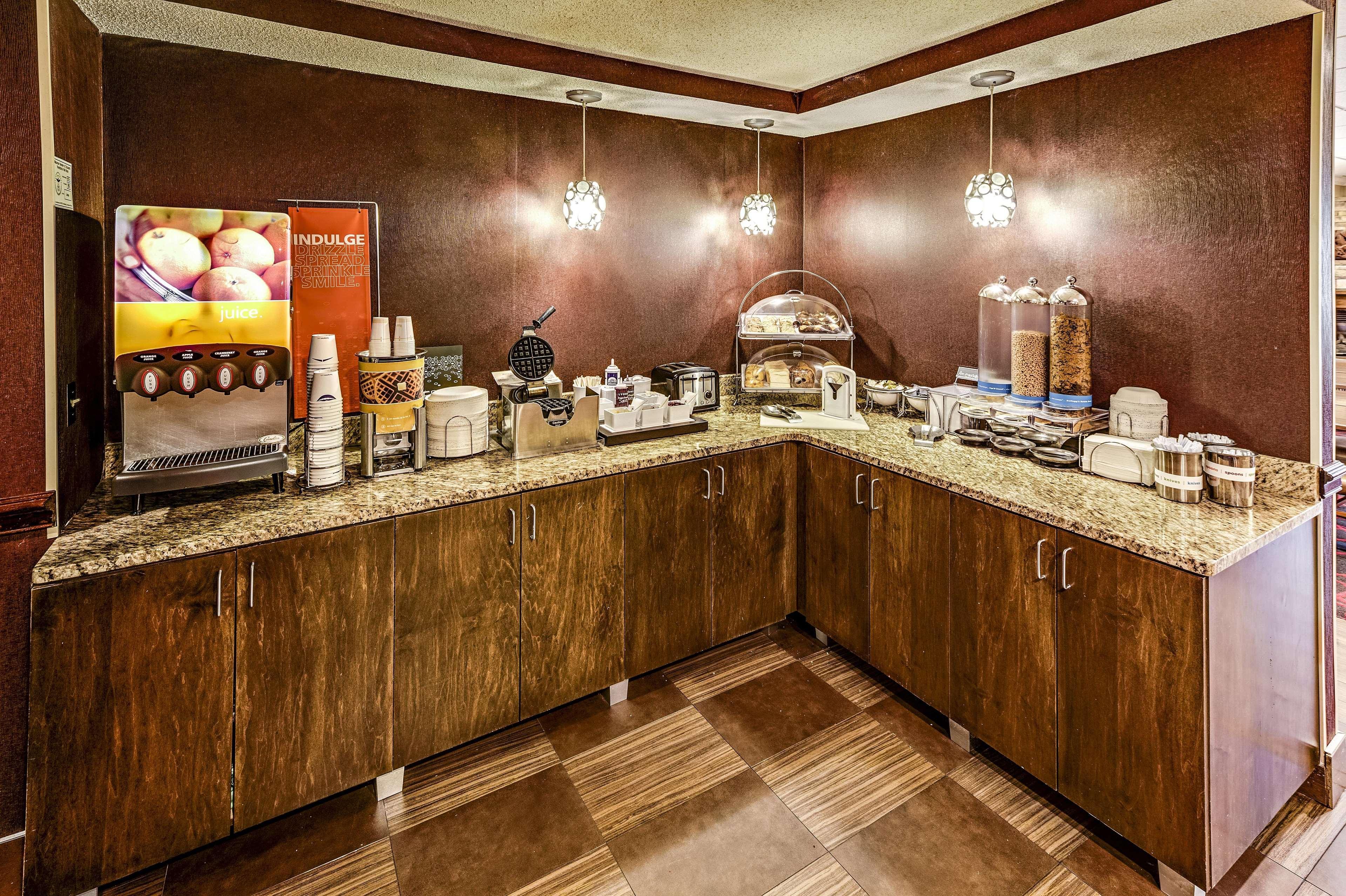 Hampton Inn Columbus I-70E/Hamilton Road Екстериор снимка