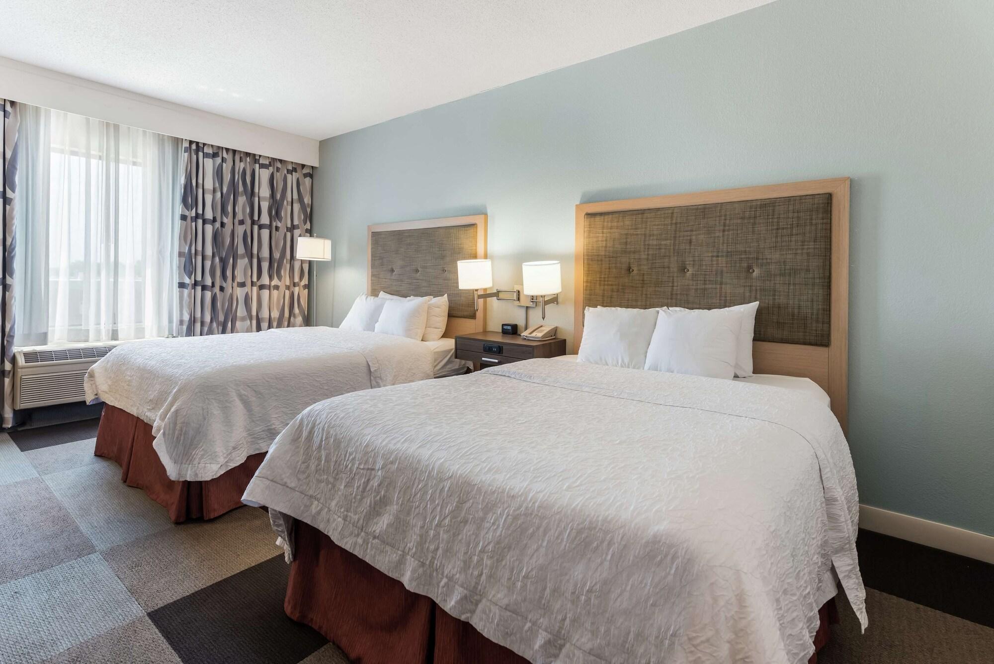 Hampton Inn Columbus I-70E/Hamilton Road Екстериор снимка