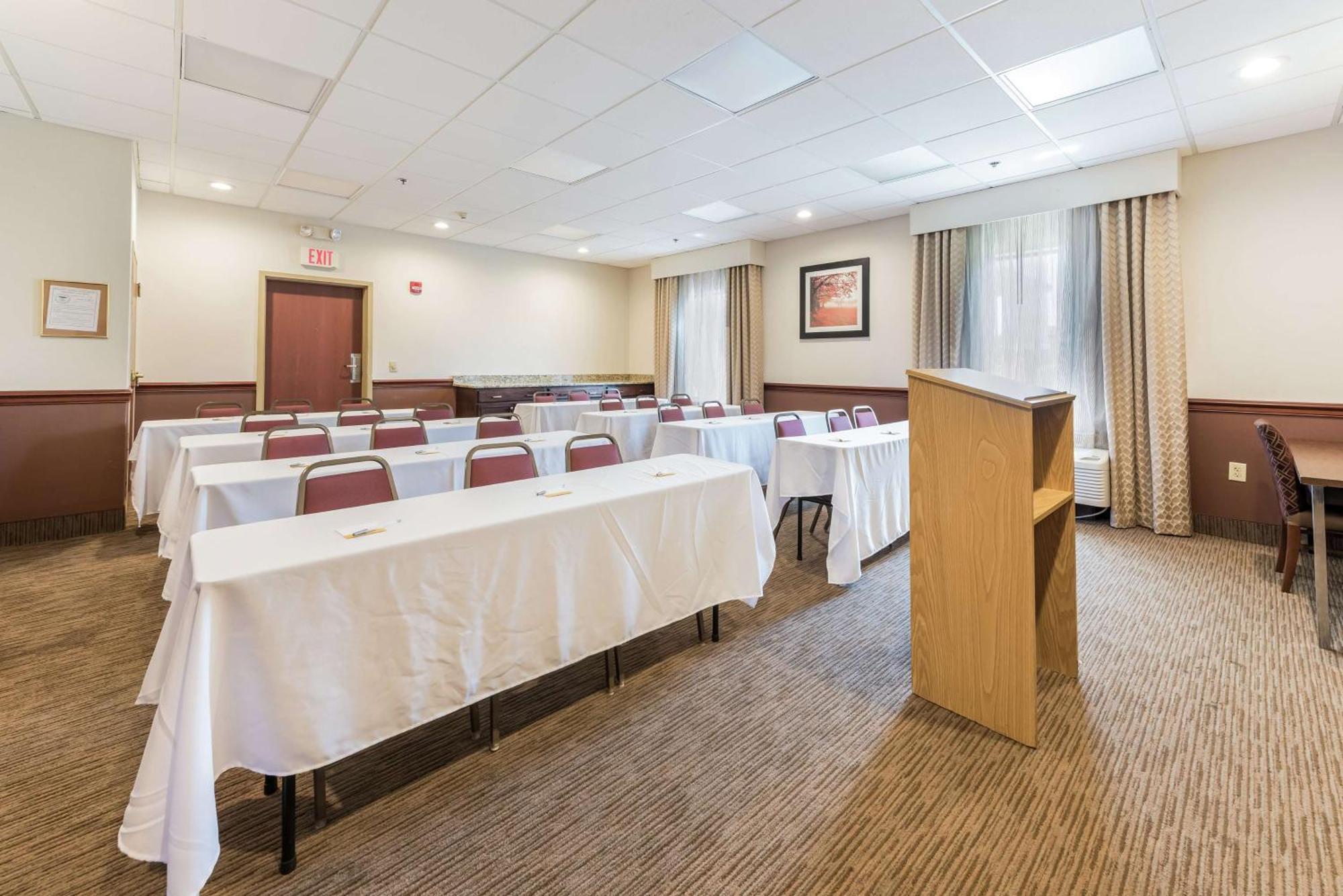 Hampton Inn Columbus I-70E/Hamilton Road Екстериор снимка