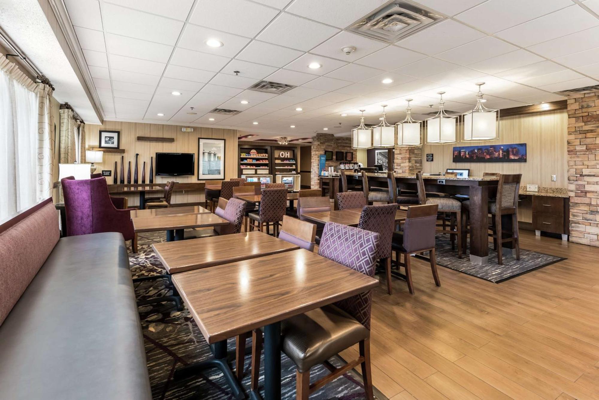 Hampton Inn Columbus I-70E/Hamilton Road Екстериор снимка