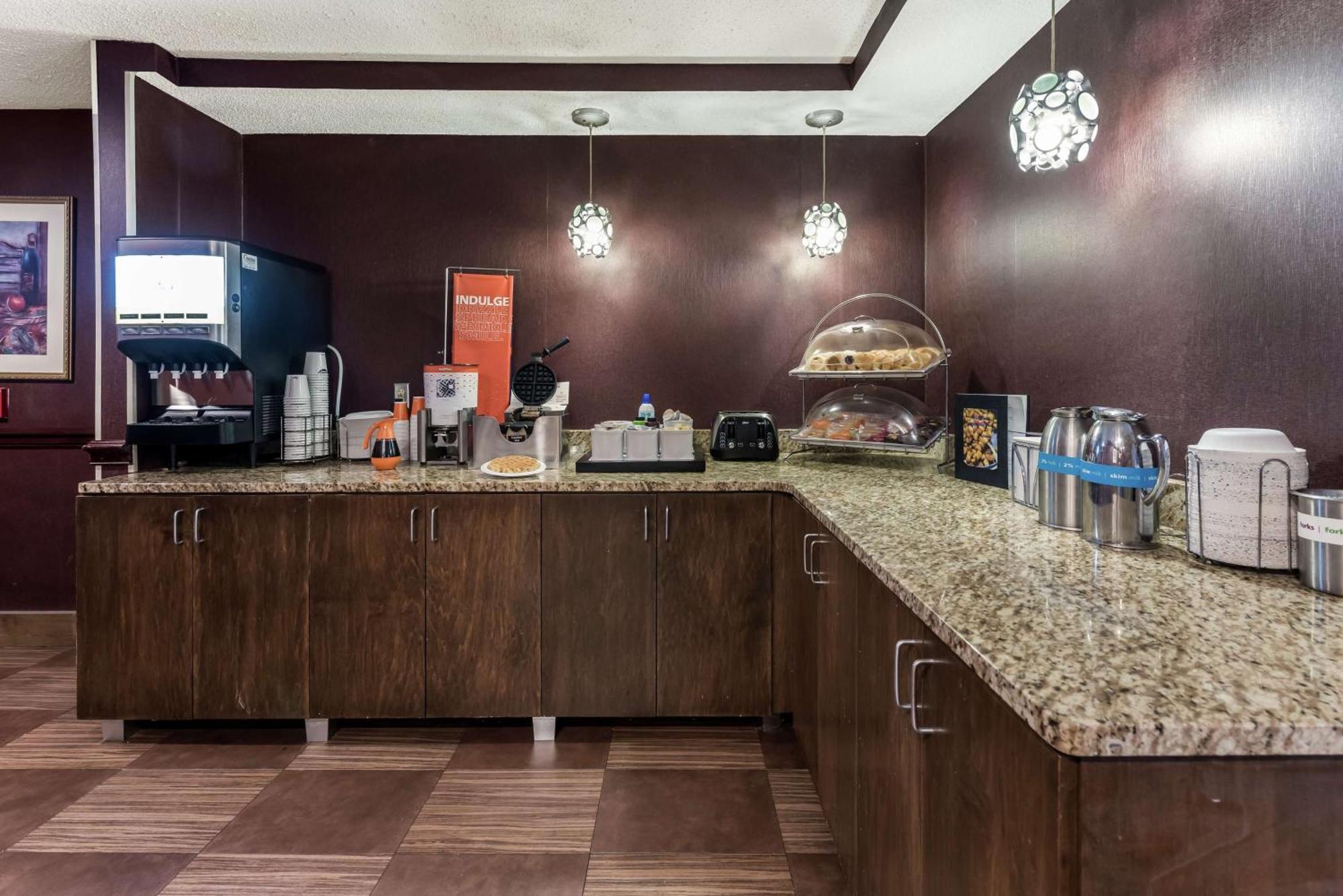 Hampton Inn Columbus I-70E/Hamilton Road Екстериор снимка